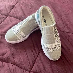 Jolimall Slip on New Shoes. Never worn!